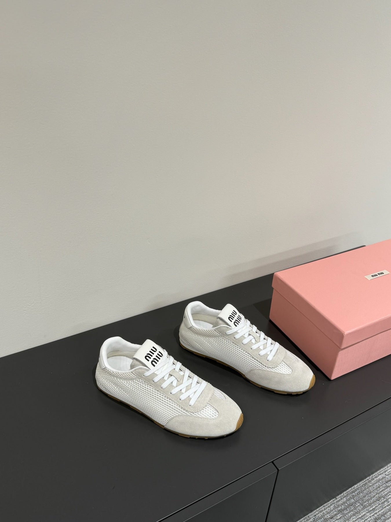 RETRO SNEAKERS IN BEIGE MESH AND SUEDE