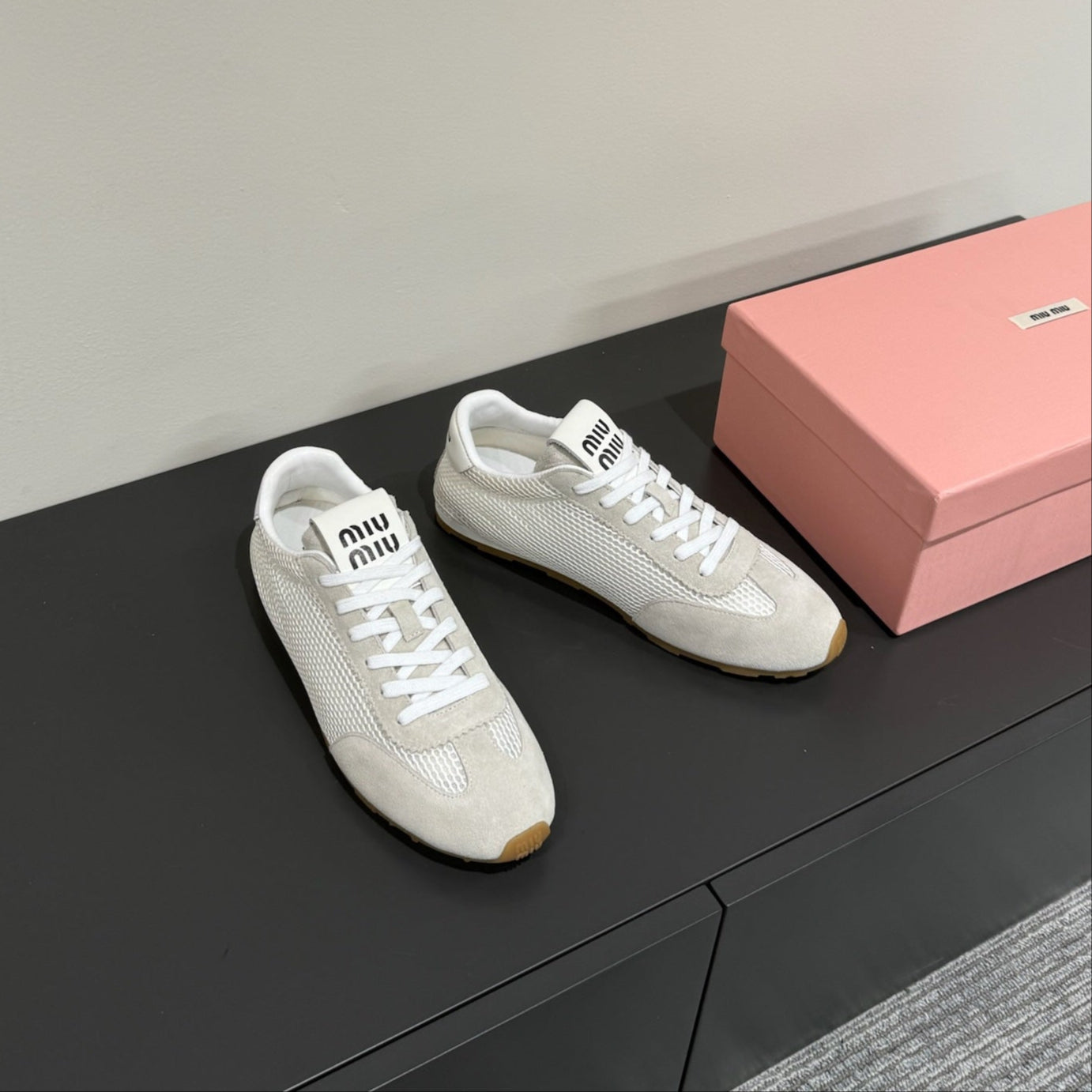 RETRO SNEAKERS IN BEIGE MESH AND SUEDE