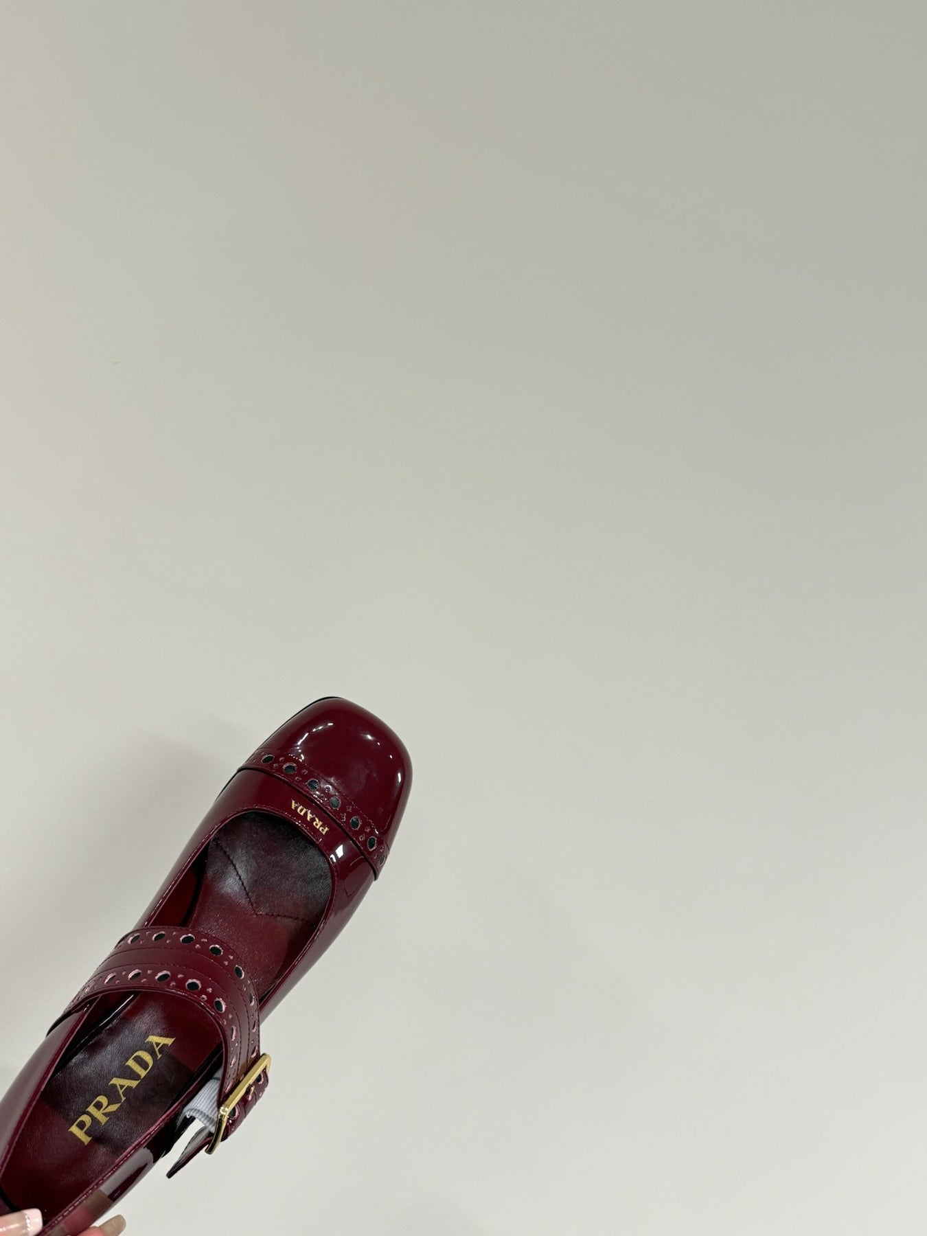 MARY JANE PUMPS IN BURGUNDY RED GLOSSY CALFSKIN