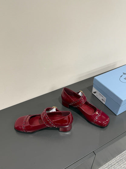 MARY JANE PUMPS IN BURGUNDY RED GLOSSY CALFSKIN