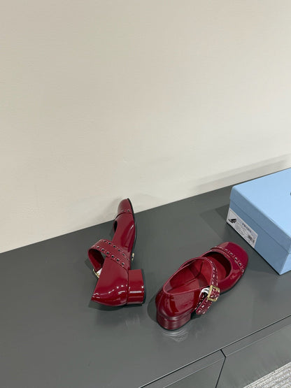 MARY JANE PUMPS IN BURGUNDY RED GLOSSY CALFSKIN