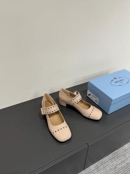 MARY JANE PUMPS IN BEIGE GLOSSY CALFSKIN