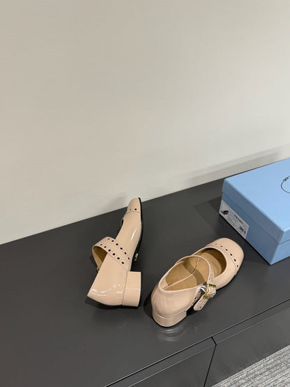 MARY JANE PUMPS IN BEIGE GLOSSY CALFSKIN