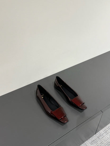 BALLERINA FLATS IN MAHAGANY RED PATENT CALFSKIN