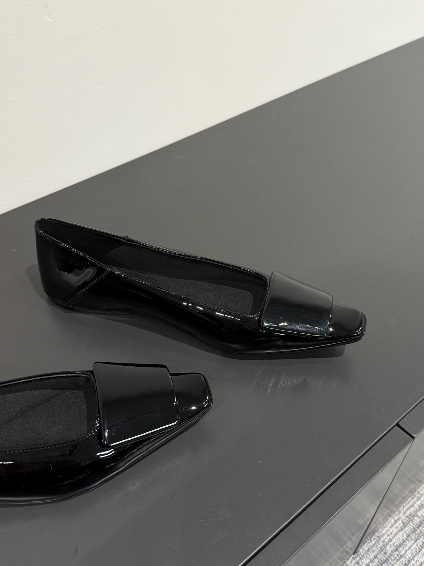 POPPY BALLET FLATS IN BLACK GLOSSY LAMBSKIN