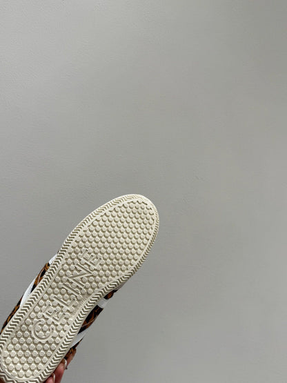 JOGGER LOW LACE-UP SNEAKER IN LEOPARD PRINTED HAIRY CALFSKIN