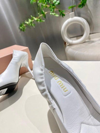 POINTED-TOE HIGH HEEL PUMPS IN WHITE SMOOTH LAMBSKIN