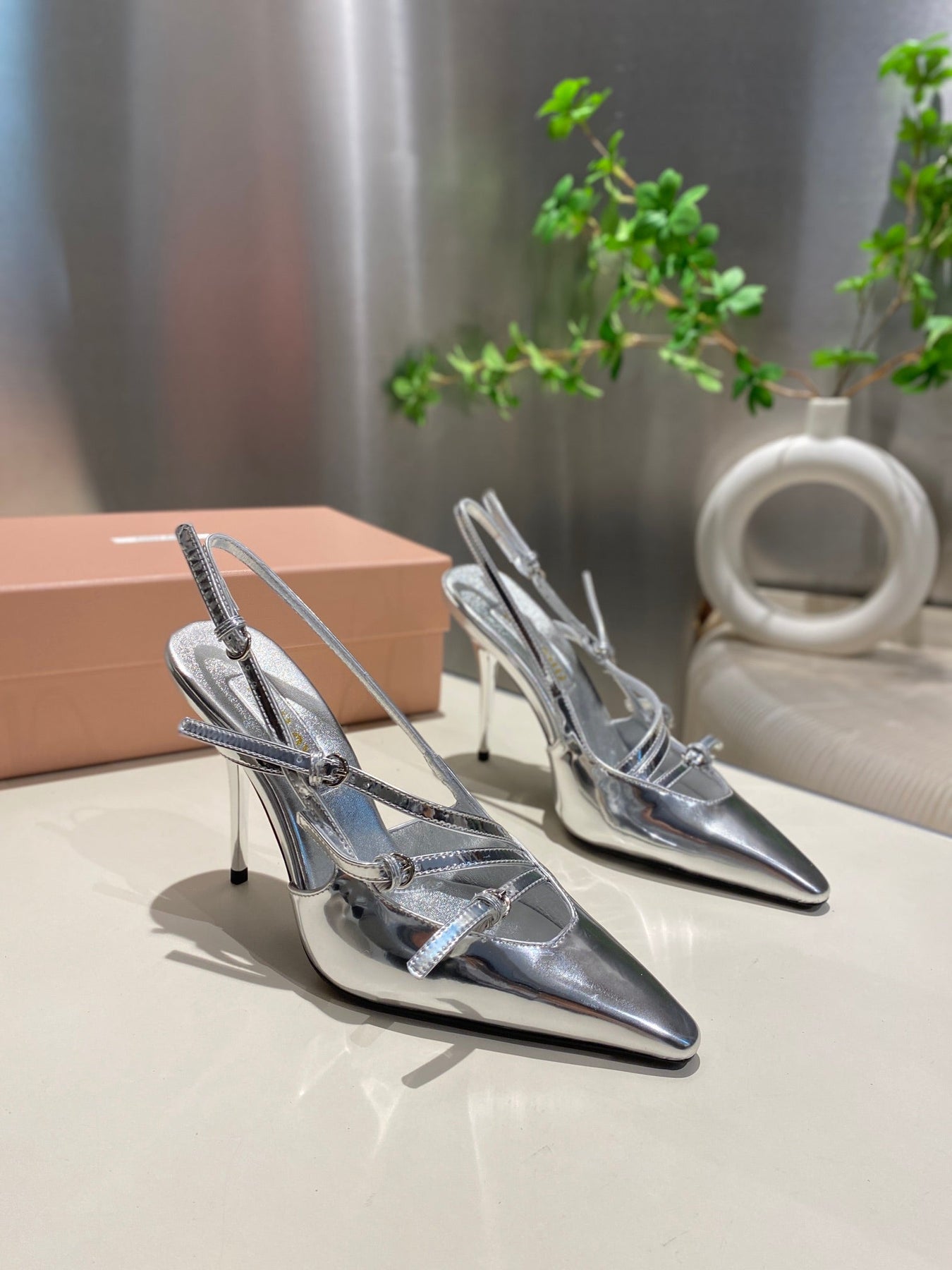 CROSS STRAP HIGH HEELED SLINGBACK IN SILVER METALLIC GLOSSY SHEEPSKIN