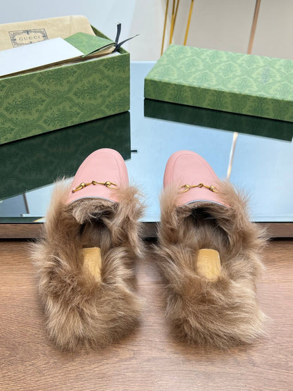 HORSEBIT MULE IN LIGHT PINK CALFSKIN AND LAMB WOOL LINING