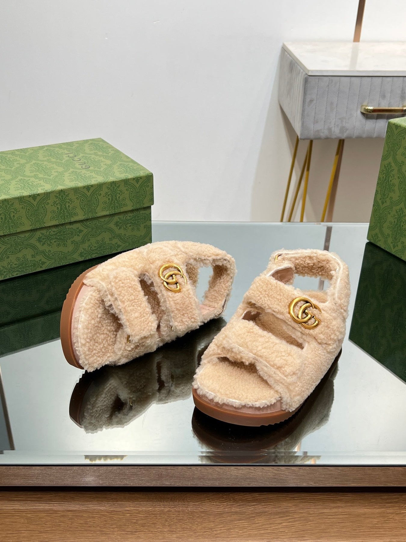 DAD SANDALS IN TAN BEIGE FLEECE WITH GOLD HARDWARE