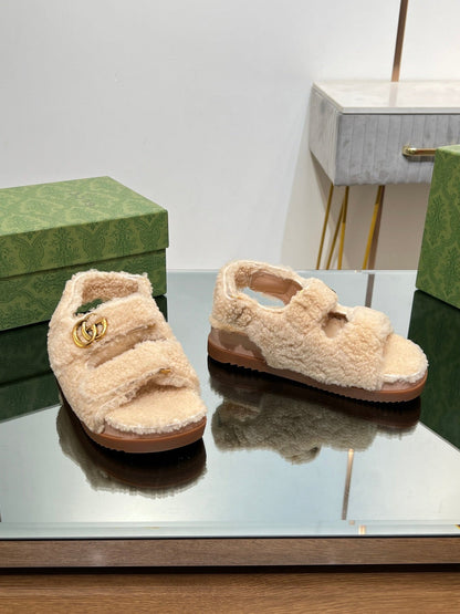 DAD SANDALS IN TAN BEIGE FLEECE WITH GOLD HARDWARE