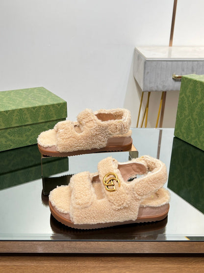 DAD SANDALS IN TAN BEIGE FLEECE WITH GOLD HARDWARE