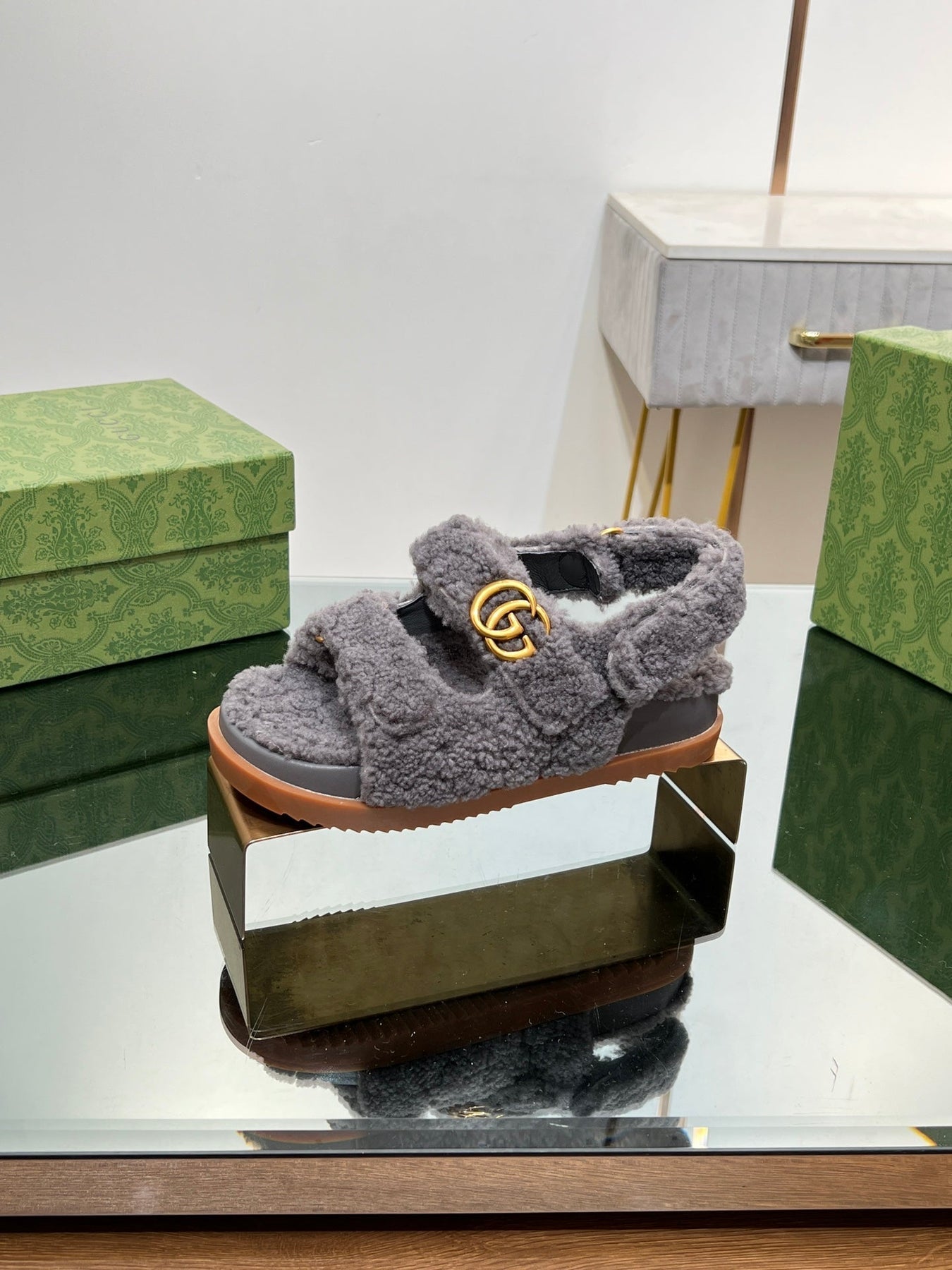 DAD SANDALS IN DARK GRAY FLEECE WITH GOLD HARDWARE