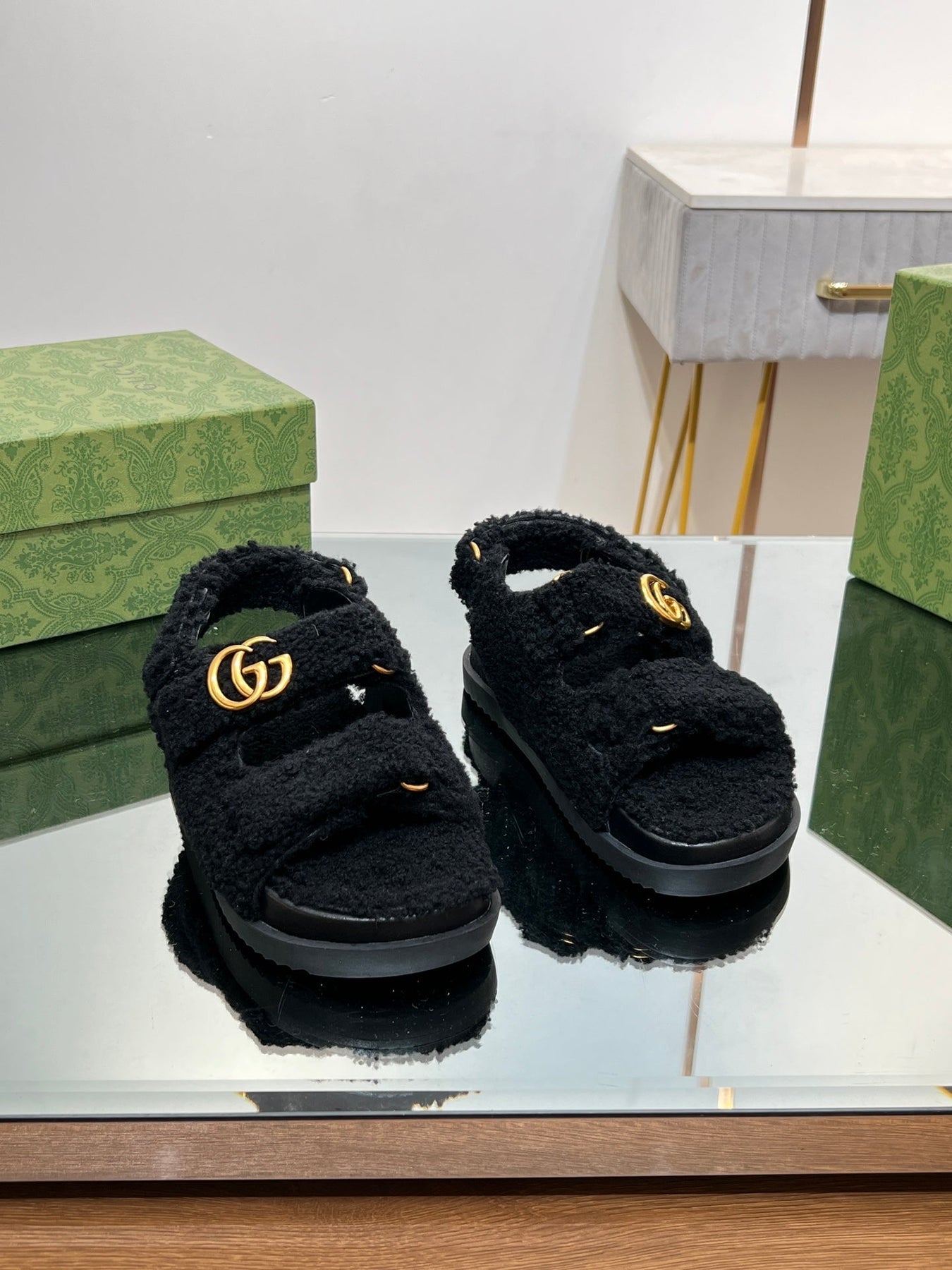 DAD SANDALS IN BLACK FLEECE WITH GOLD HARDWARE