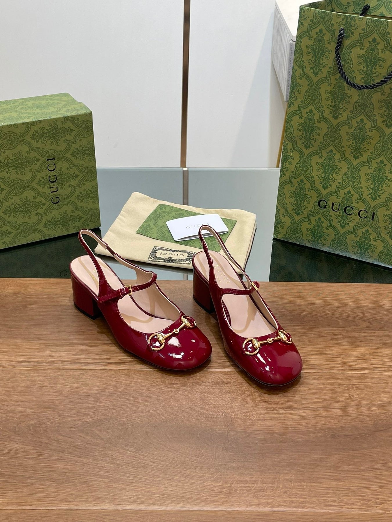 GG HORSEBIT PUMP SCARLET LAMBSKIN