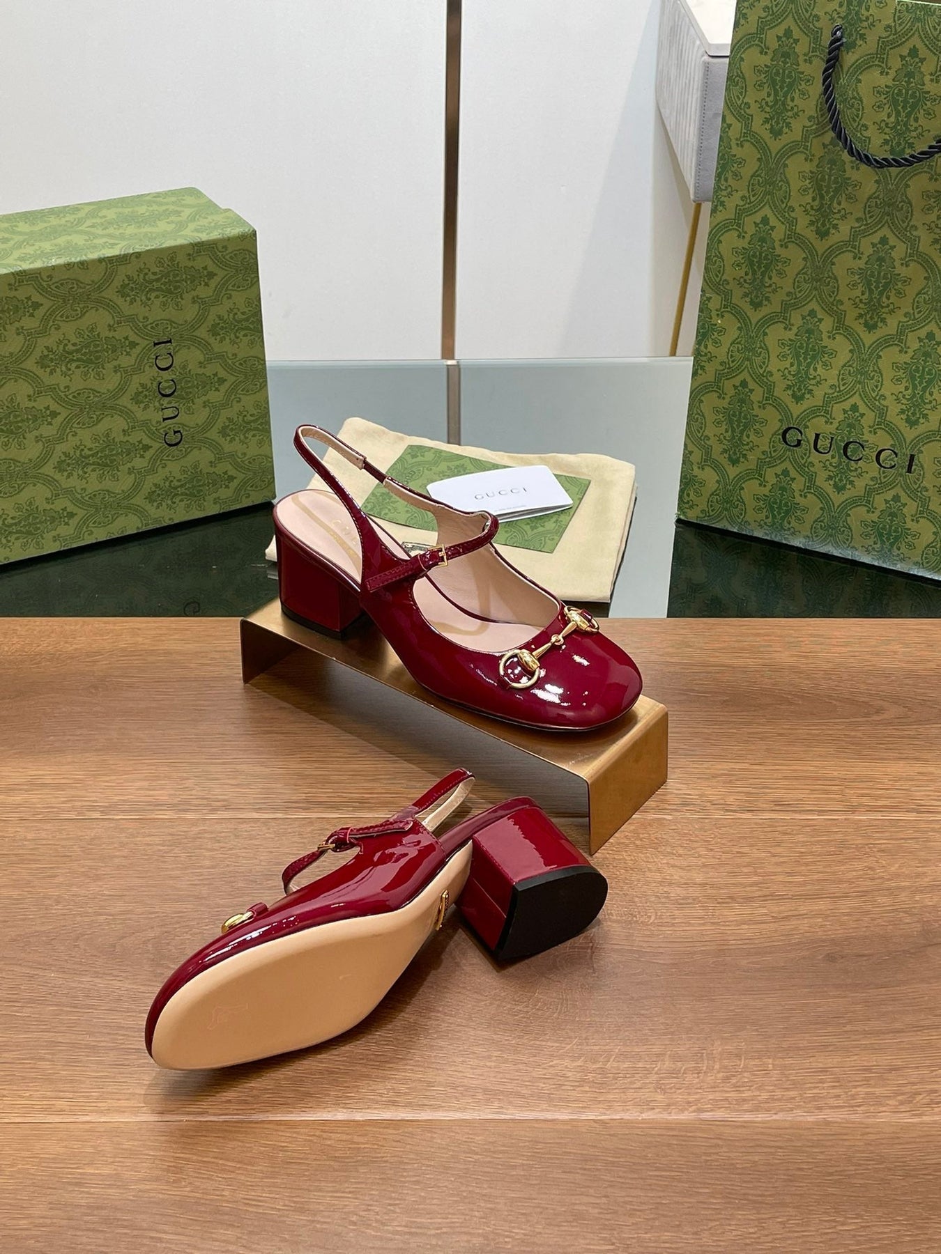 GG HORSEBIT PUMP SCARLET LAMBSKIN