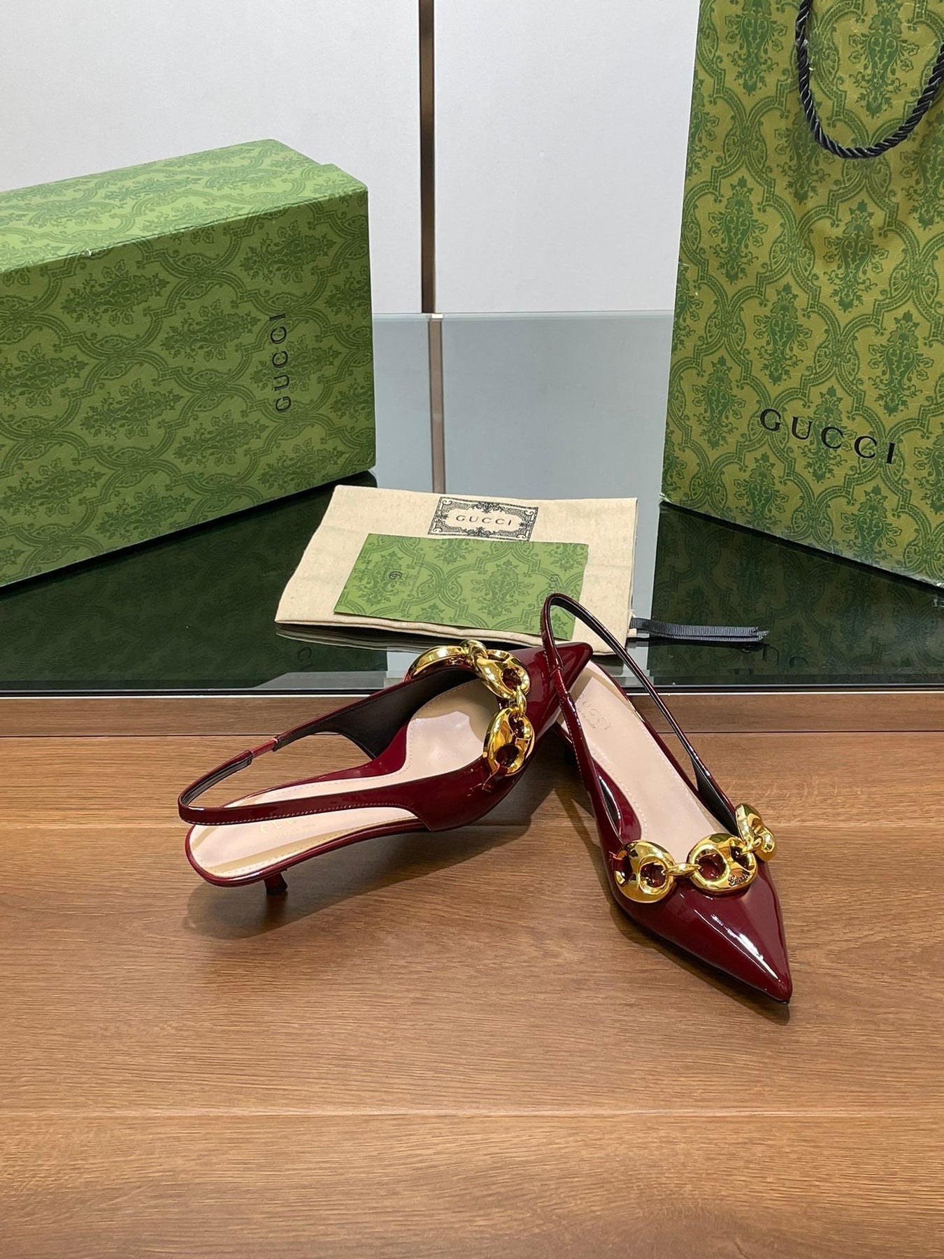 GG MID-HEELED SLINGBACK 4.5 CM IN WINE RED GLOSSY CALFSKIN WITH GOLD HARDWARE