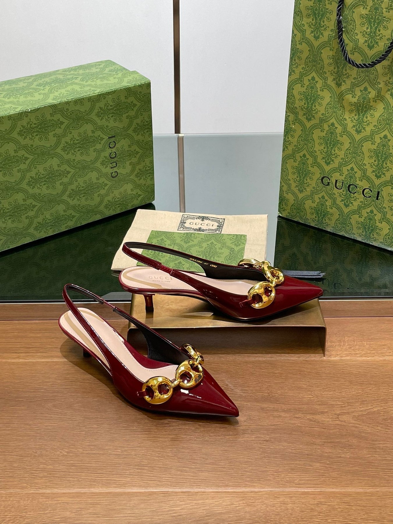GG MID-HEELED SLINGBACK 4.5 CM IN WINE RED GLOSSY CALFSKIN WITH GOLD HARDWARE