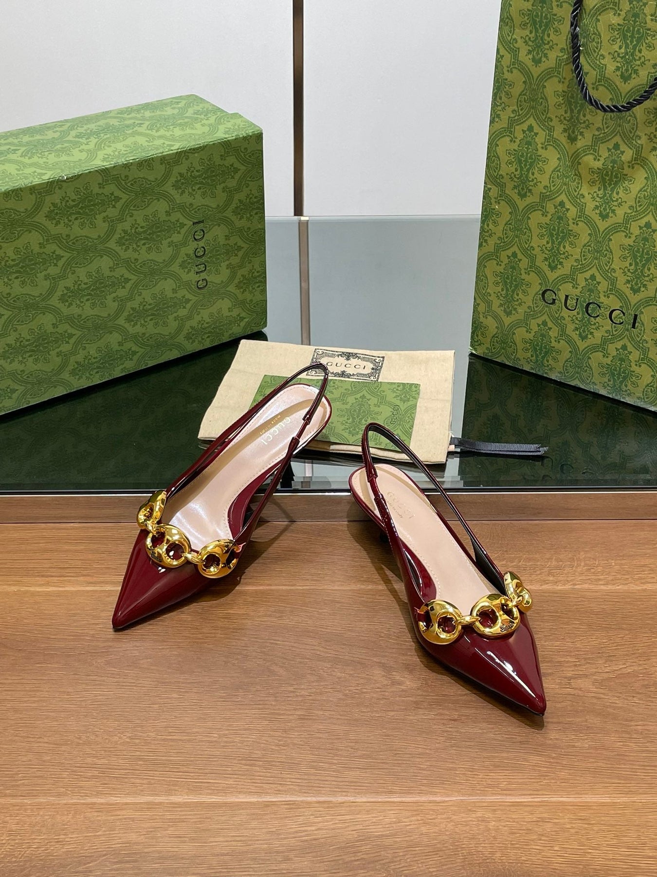 GG MID-HEELED SLINGBACK 4.5 CM IN WINE RED GLOSSY CALFSKIN WITH GOLD HARDWARE