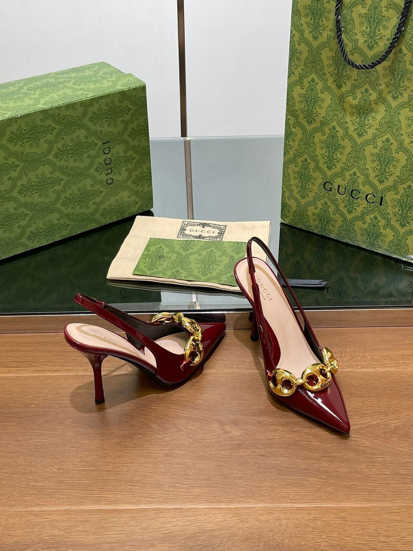 GG HIGH SLINGBACK 10.5 CM IN WINE RED GLOSSY CALFSKIN WITH GOLD HARDWARE