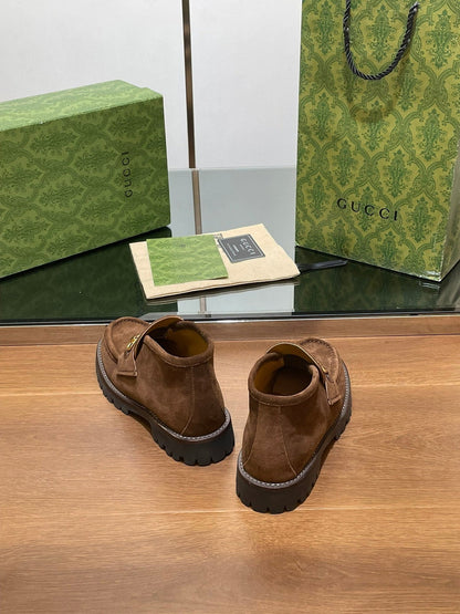 GG WOMEN'S HORSEBIT ANKLE BOOT IN DARK BROWN SUEDE