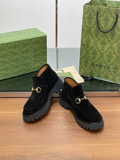 GG WOMEN'S HORSEBIT ANKLE BOOTS 4.5CM IN BLACK SUEDE