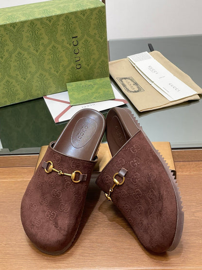 GG HORSEBIT MULE IN CHOCOLATE BROWN EMBOSSED SUEDE AND SHEEPSKIN LINING