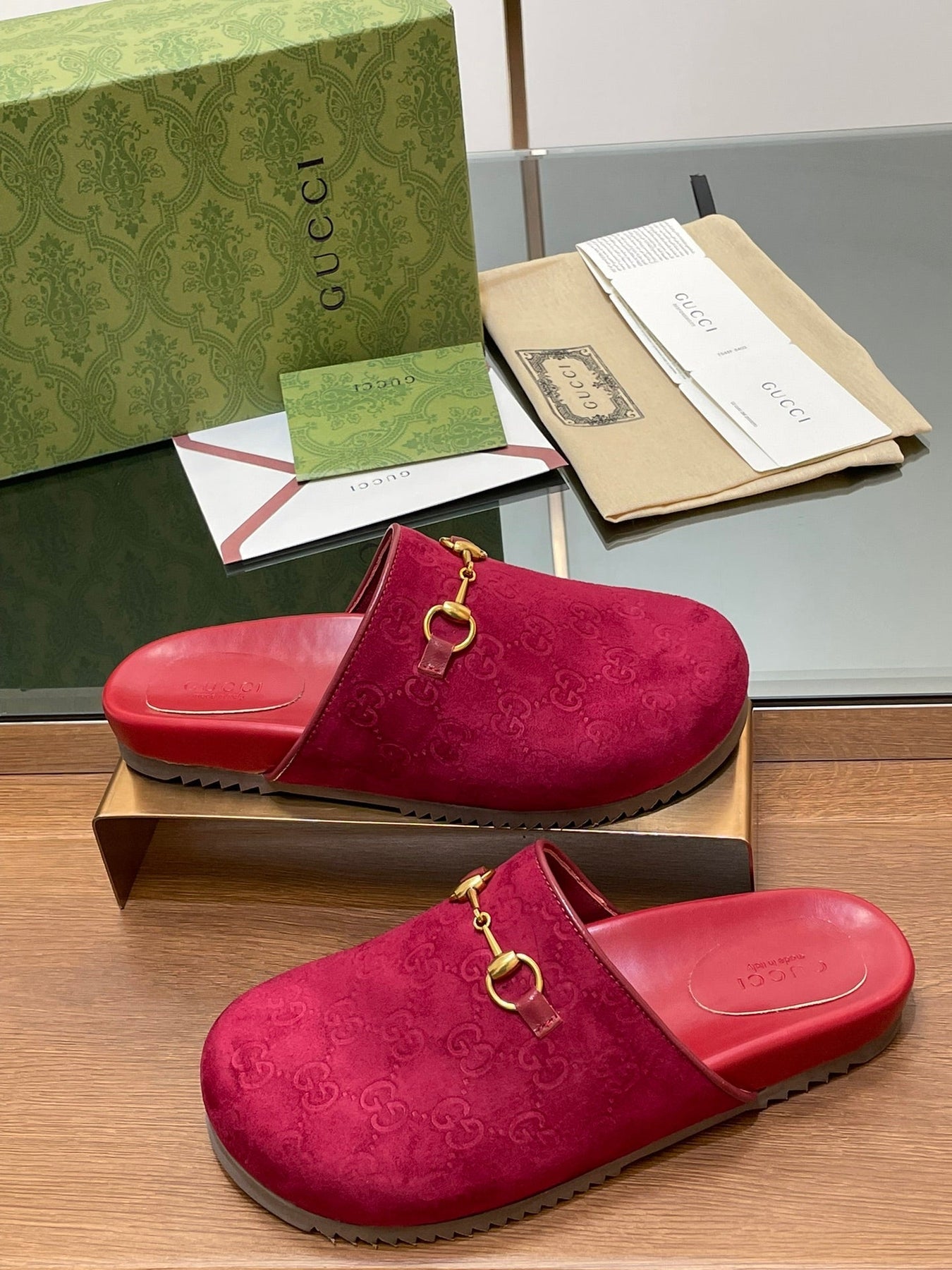 GG HORSEBIT MULE IN RED PINK EMBOSSED SUEDE AND SHEEPSKIN LINING