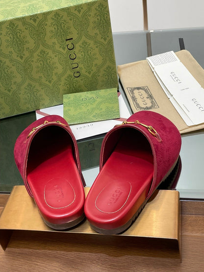 GG HORSEBIT MULE IN RED PINK EMBOSSED SUEDE AND SHEEPSKIN LINING