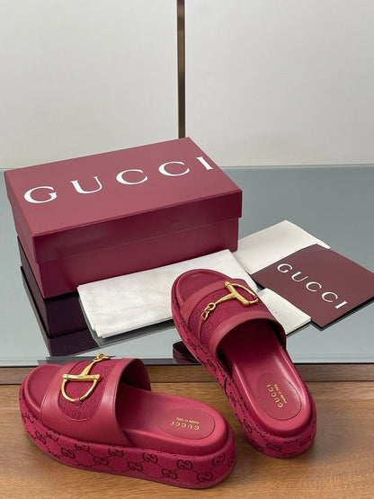 HIGH 5.5 CM WEDGE SANDALS IN RED CALFSKIN AND FABRIC