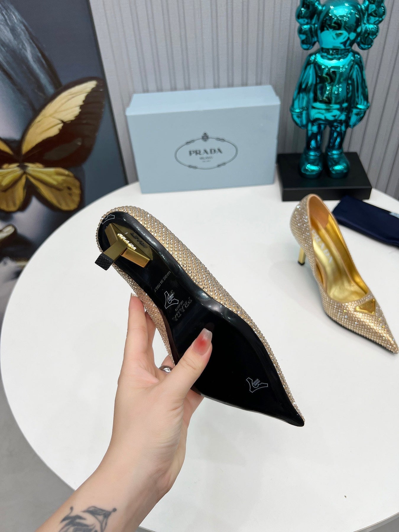 CRYSTAL HIGH-HEEL PUMPS IN GOLD SATIN WITH TRIANGLE LOGO