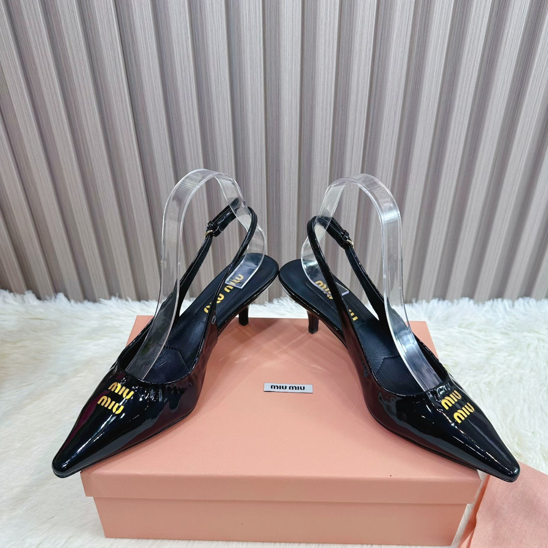 POINTED-TOE SLINGBACK IN BLACK GLOSSY CALFSKIN