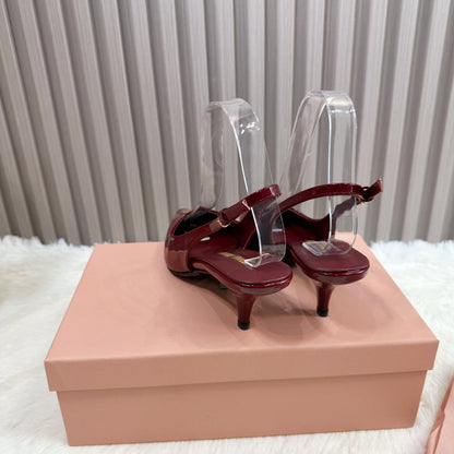 POINTED-TOE SLINGBACK IN WINE RED GLOSSY CALFSKIN