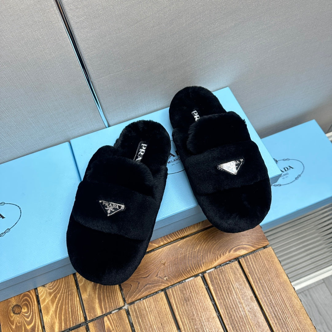 FLAT MULES IN BLACK RABBIT FUR