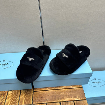 FLAT MULES IN BLACK RABBIT FUR