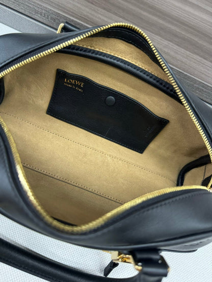 AMAZONA 23 CROPPED BAG IN BLACK SOFT GRAINED CALFSKIN