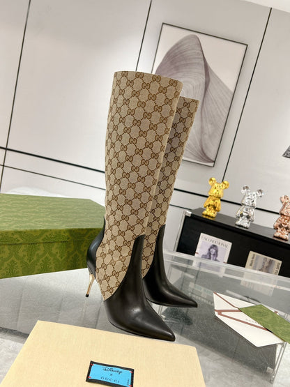 GG KNEE BOOTS IN BEIGE MONOGRAM JACQUARD FABRIC AND BLACK CALFSKIN