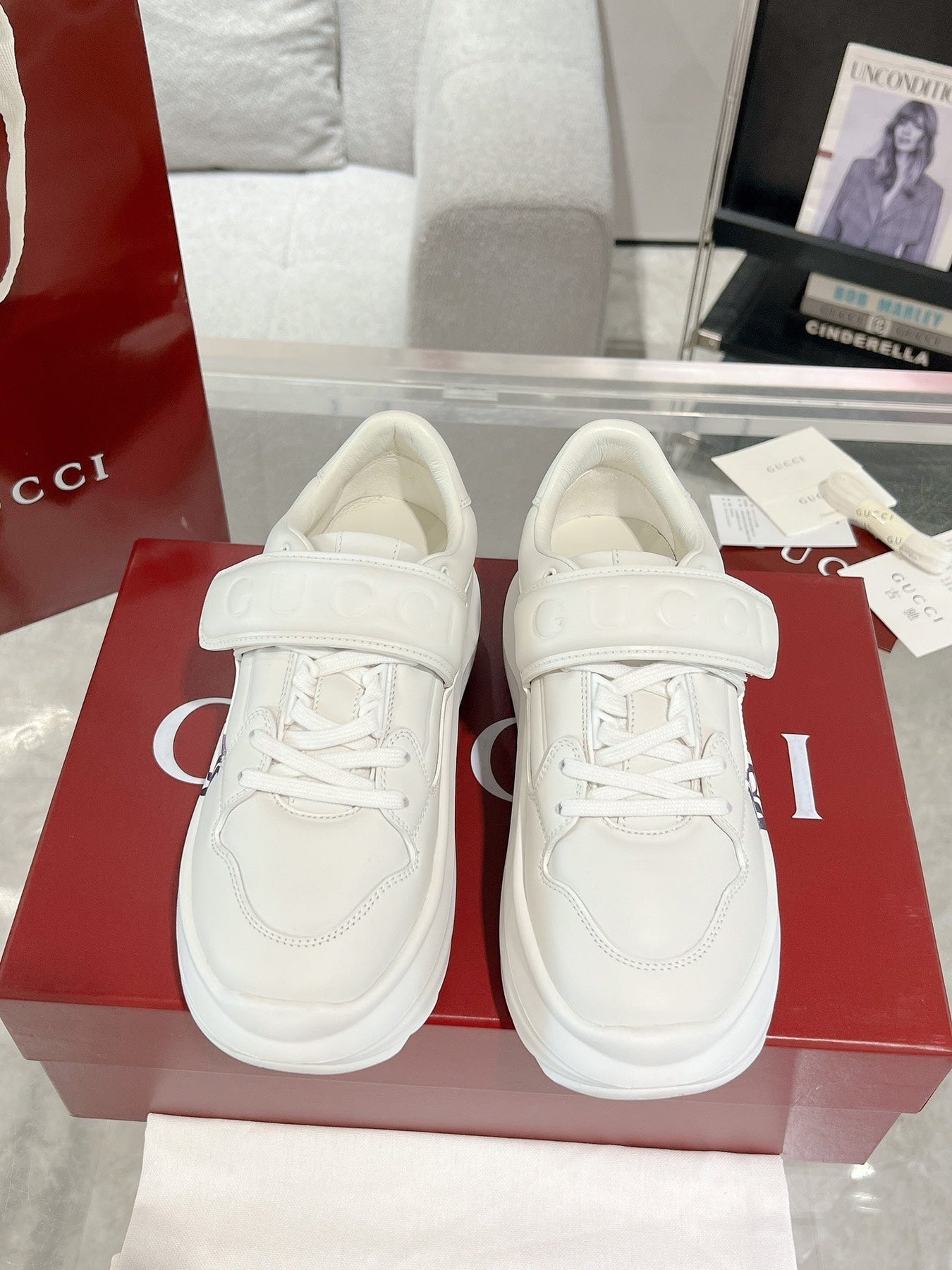 GG WAVE SNEAKER IN RICE WHITE CALFSKIN WITH HANDWRITTEN LOGO