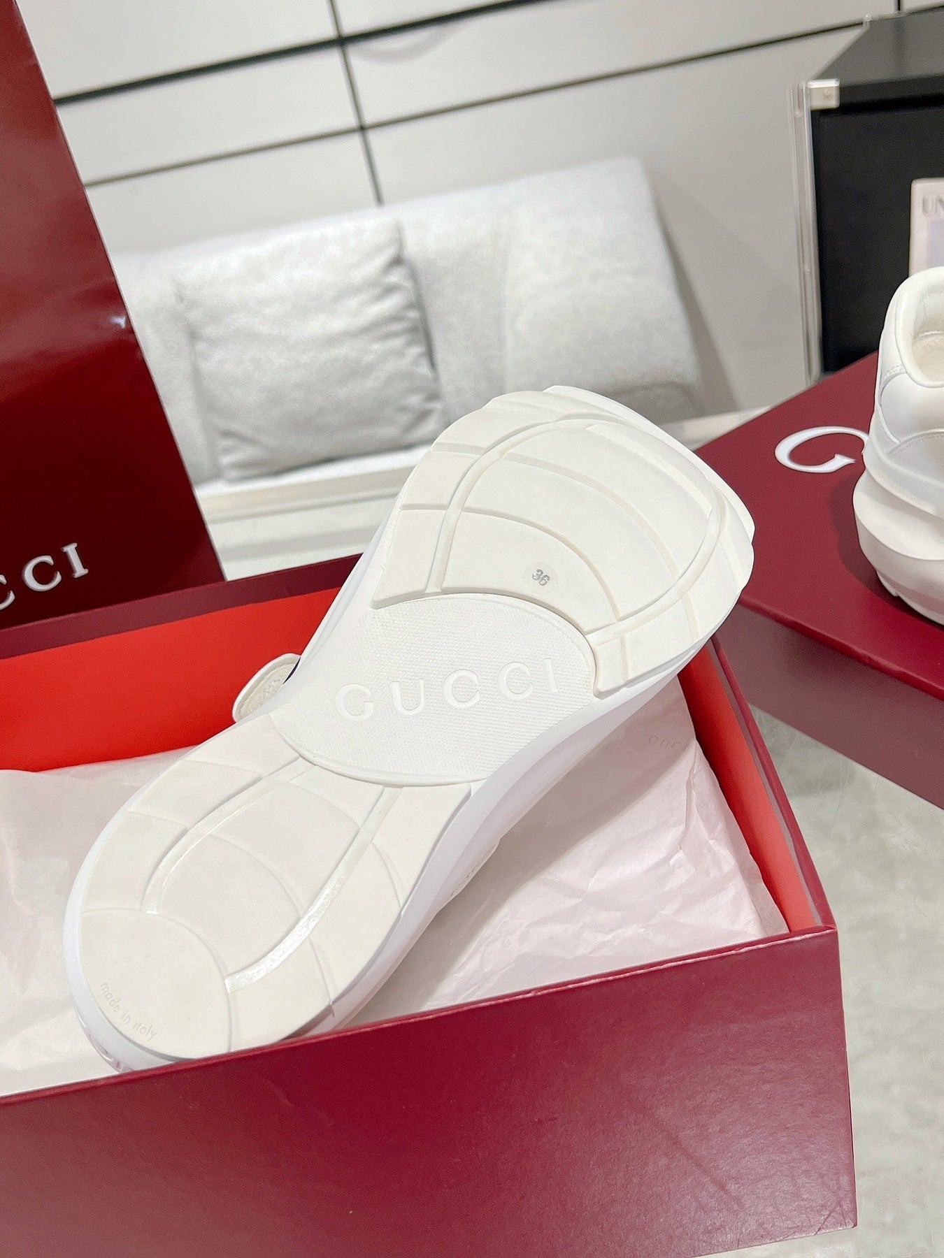 GG WAVE SNEAKER IN RICE WHITE CALFSKIN WITH HANDWRITTEN LOGO