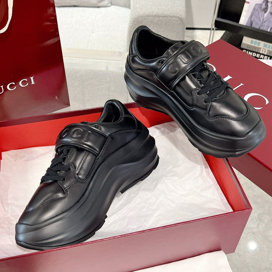 GG WAVE SNEAKER IN BLACK CALFSKIN