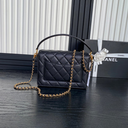 RETRO STYLE FLAP BAG 22 IN BLACK GRAINED CALFSKIN GOLD HARDWARE