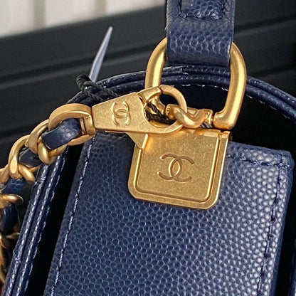 RETRO STYLE FLAP BAG 22 IN NAVY BLUE GRAINED CALFSKIN GOLD HARDWARE