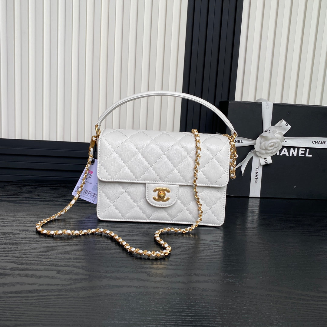 RETRO STYLE FLAP BAG 22 IN WHITE GRAINED CALFSKIN GOLD HARDWARE