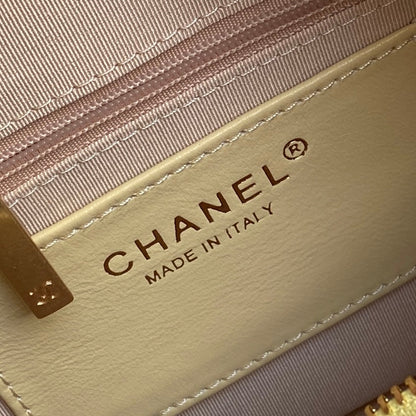 QUILTED HOBO CARGO BAG 31 IN LIGHT YELLOW CALFSKIN GOLD CHAIN