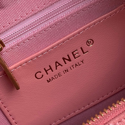 QUILTED HOBO CARGO BAG 31 IN BABY PINK CALFSKIN GOLD CHAIN