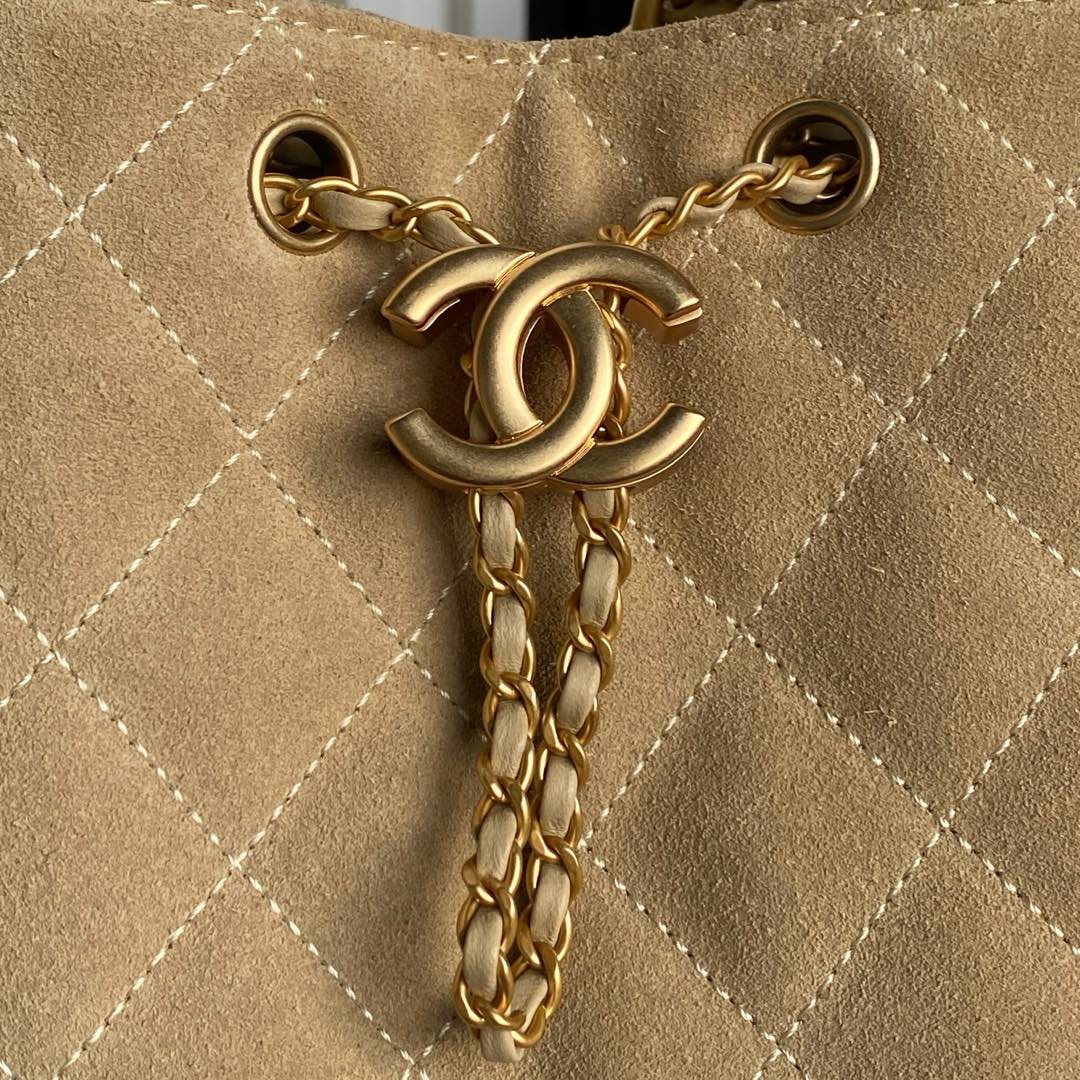 MEDIUM HANDBAG 40 IN OAT YELLOW SUEDE GOLD HARDWARE