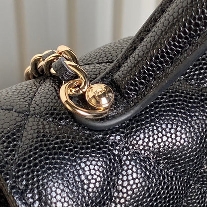 25C FLAP BAG 18 IN BLACK SHINY GRAINED CALFSKIN GOLD HARDWARE