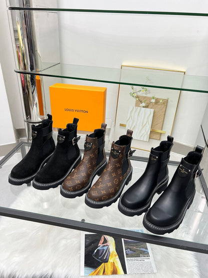 LV WOMEN'S SHORT BOOTS IN BLACK CALFSKIN