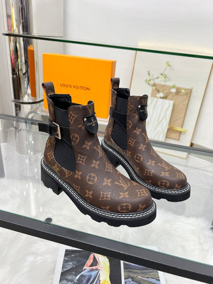 LV WOMEN'S SHORT BOOTS IN CHOCOLATE BROWN MONOGRAM CALFSKIN