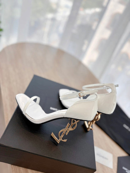 CLASSIC HIGH HEELS 10 CM IN WHITE PATENT CALFSKIN